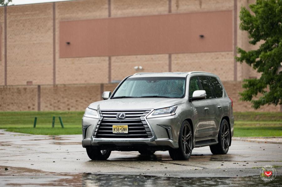  Lexus LX570 on Vossen Wheels (HC-1) 2017 года  (фото 17 из 43)